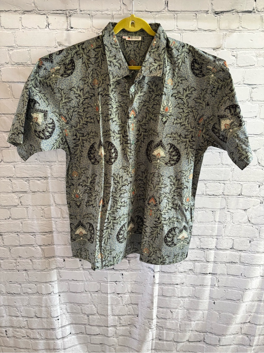 *NEW* Men’s Batik Keris Short Sleeve Button Shirt - Size XXXL